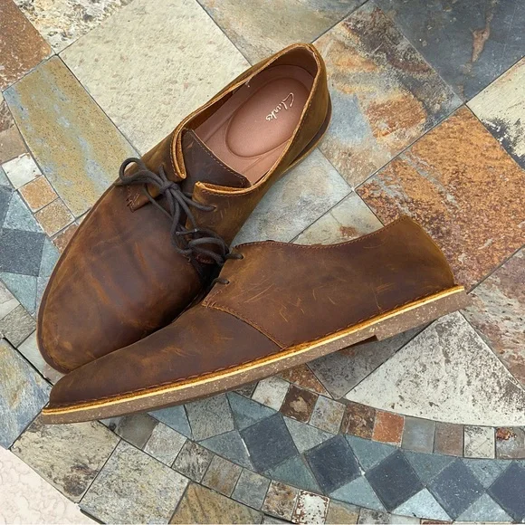 Clarks Chestnut Brown Leather Chukka Boots - Picture 4 of 7